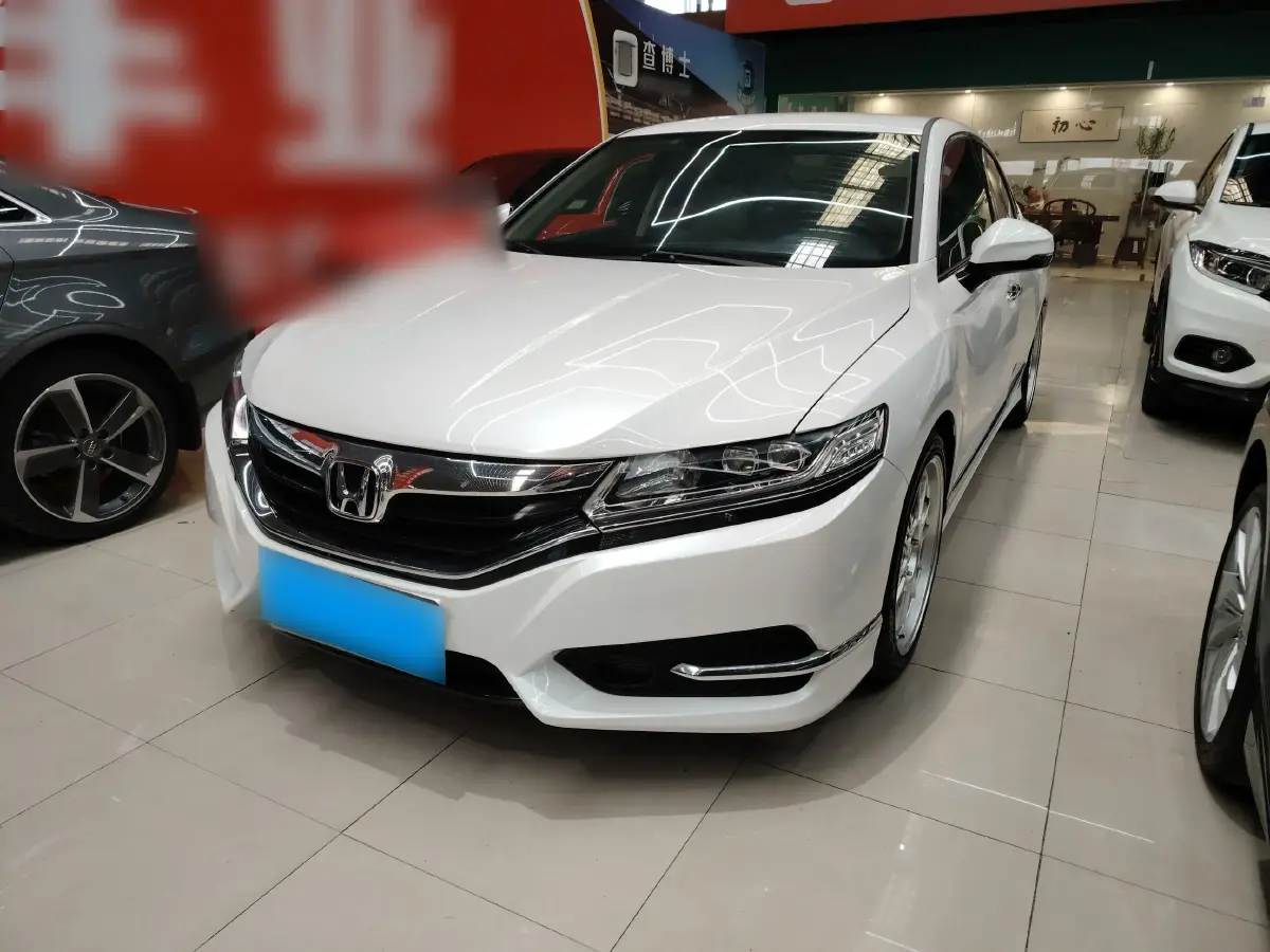 2015 Honda Spirior 2.0L 155HP L4 CVT