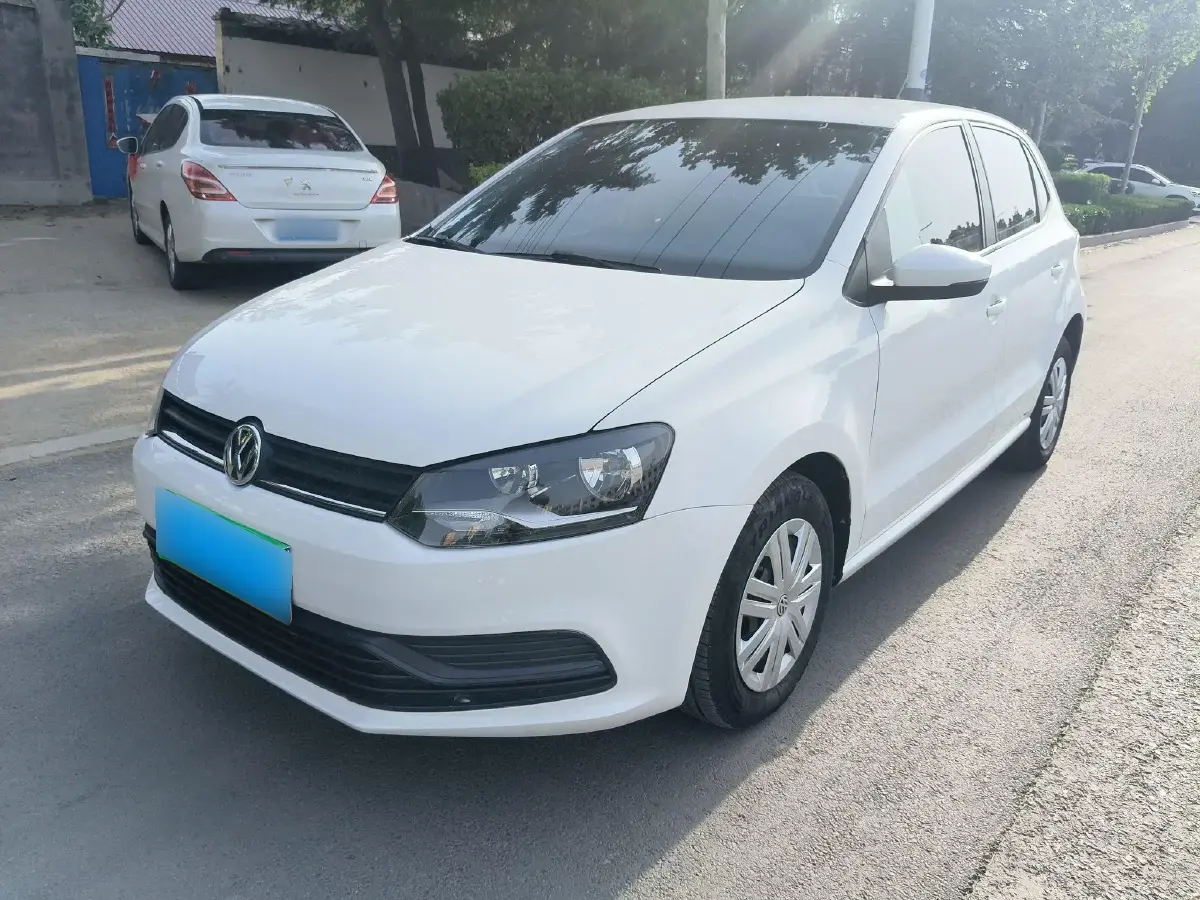 2016 Volkswagen Polo 1.4L 90HP L4 5MT