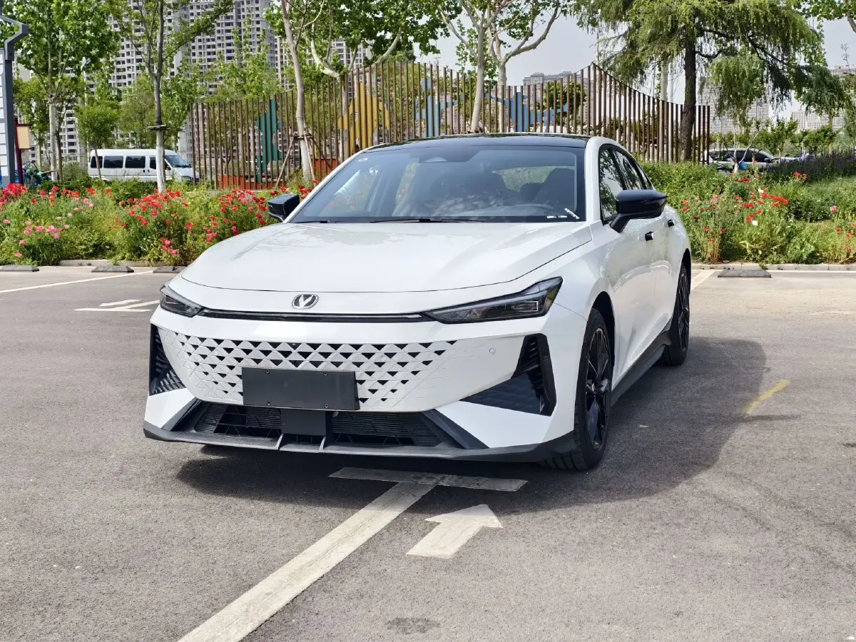 2024 ChangAn UNI-V 1.5T 188HP L4 7DCT