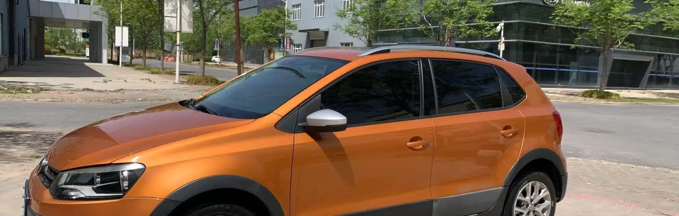 2014 Volkswagen Polo 1.6L 110HP L4 6AT