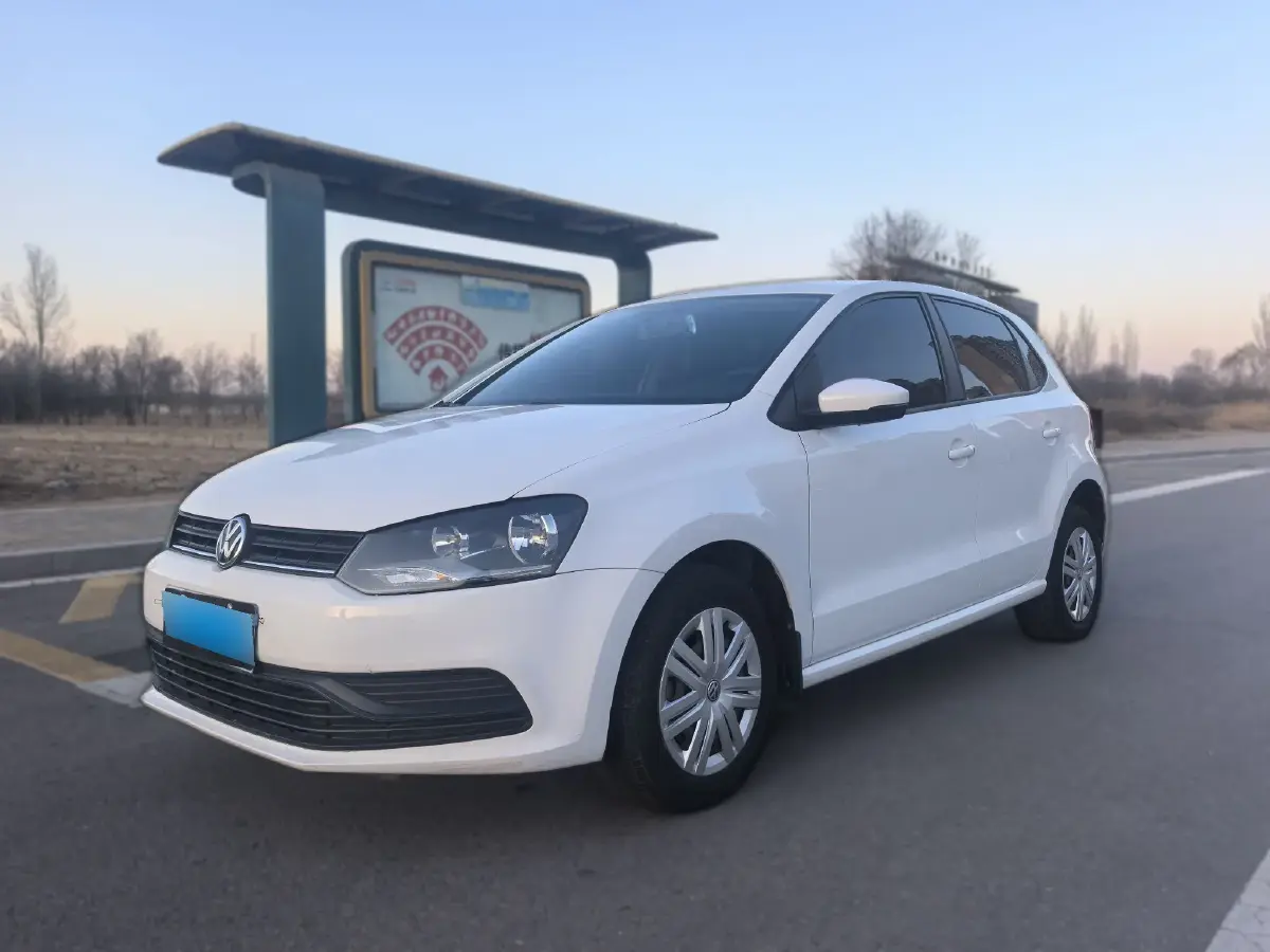 2016 Volkswagen Polo 1.4L 90HP L4 5MT