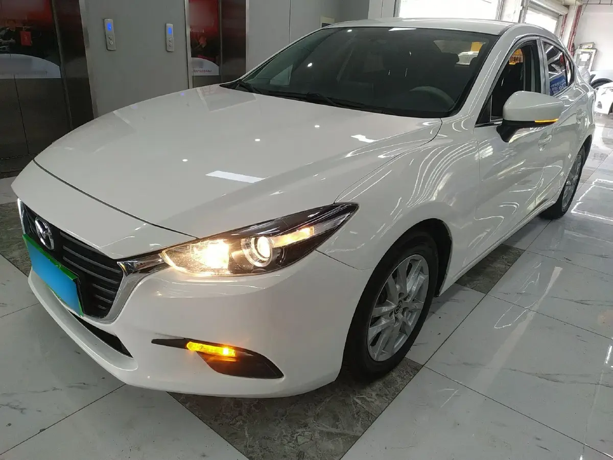2017 Mazda 3 Axela 1.5L 117HP L4 6AT