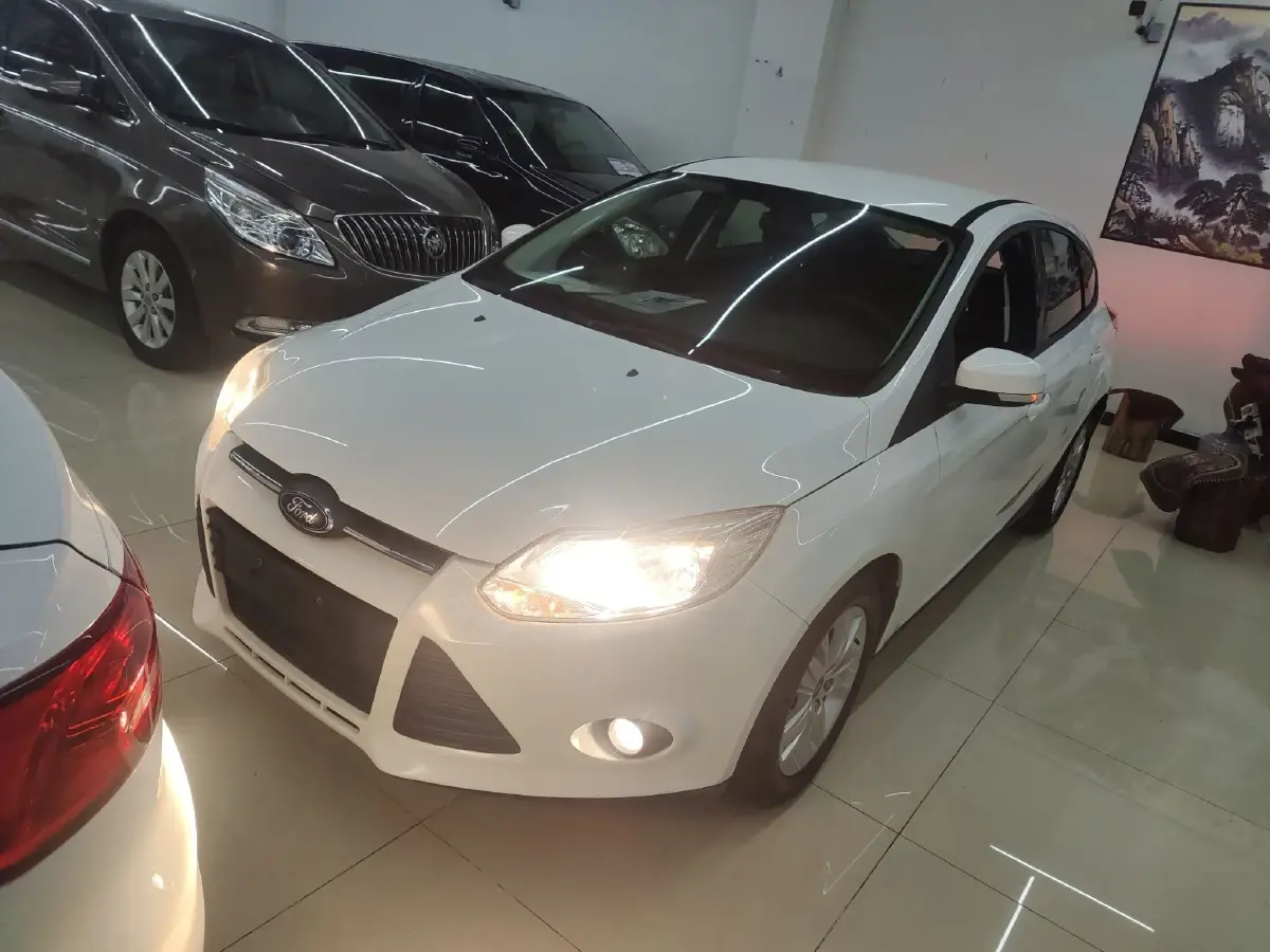 2012 Ford Focus 1.6L 125HP L4 6DCT