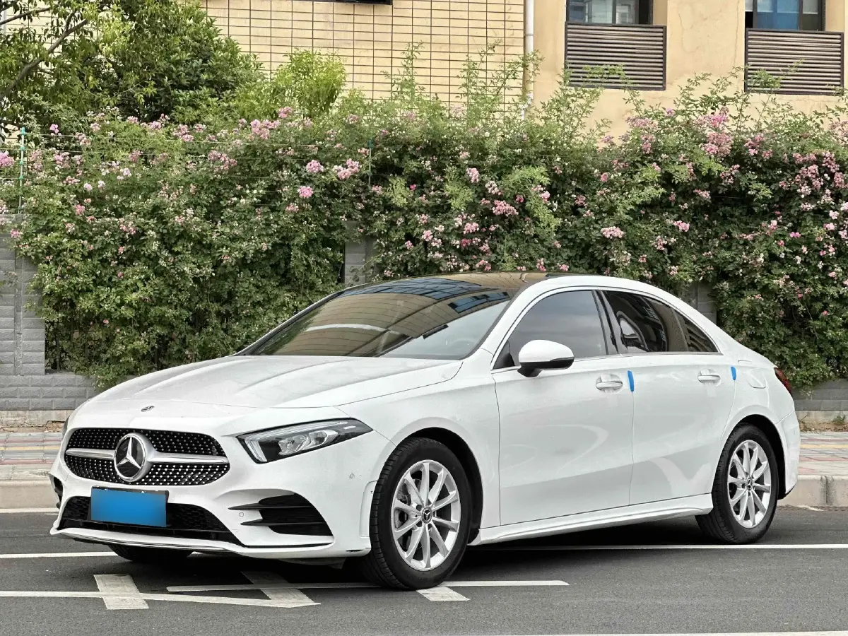 2021 Mercedes-Benz A Class 1.3T 163HP L4 7DCT