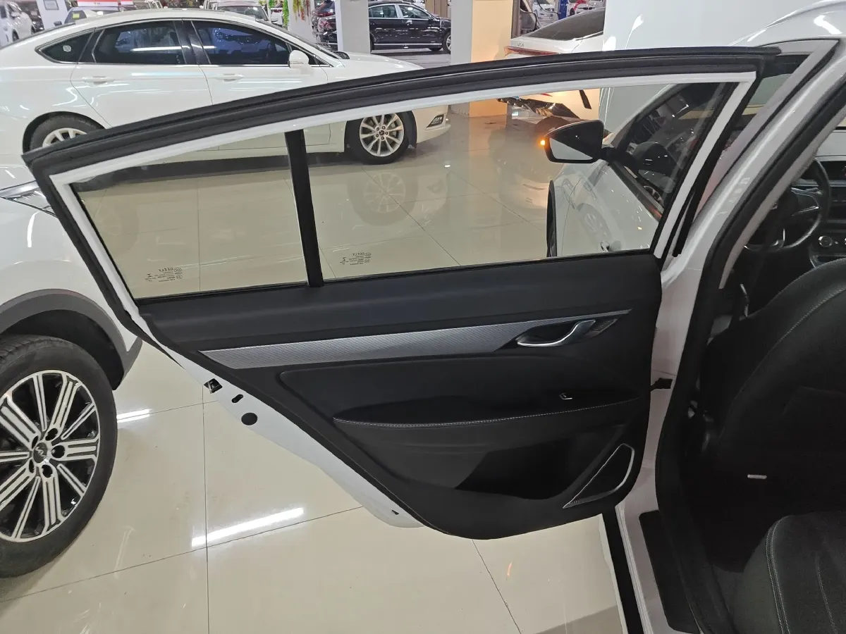 2019 Geely Vision S1 1.5L 109HP L4 5MT,autocango,china used car exporter,china ev exporter,chinese used car exporter,chinese used ev exporter