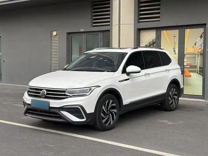 2022 Volkswagen Tiguan L 2.0T 186HP L4 7DCT