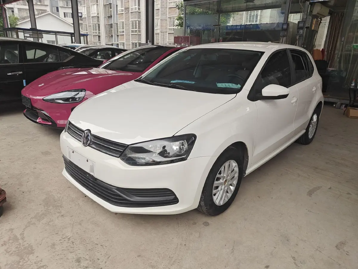 2014 Volkswagen Polo 1.4L 90HP L4 5MT