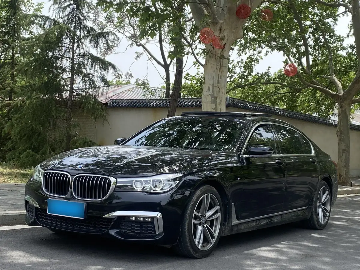 2018 BMW 7 Series 2.0T 258HP L4 8AT