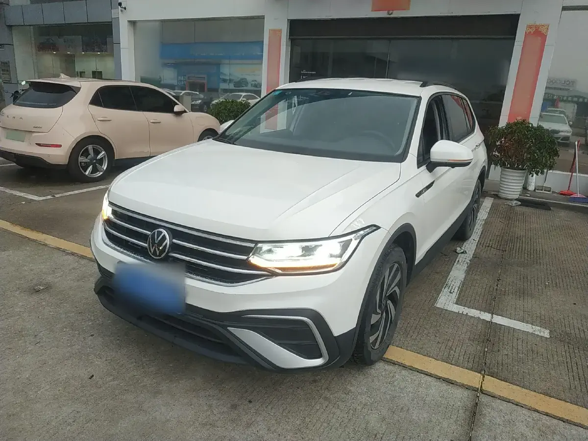 2022 Volkswagen Tiguan L 2.0T 186HP L4 7DCT