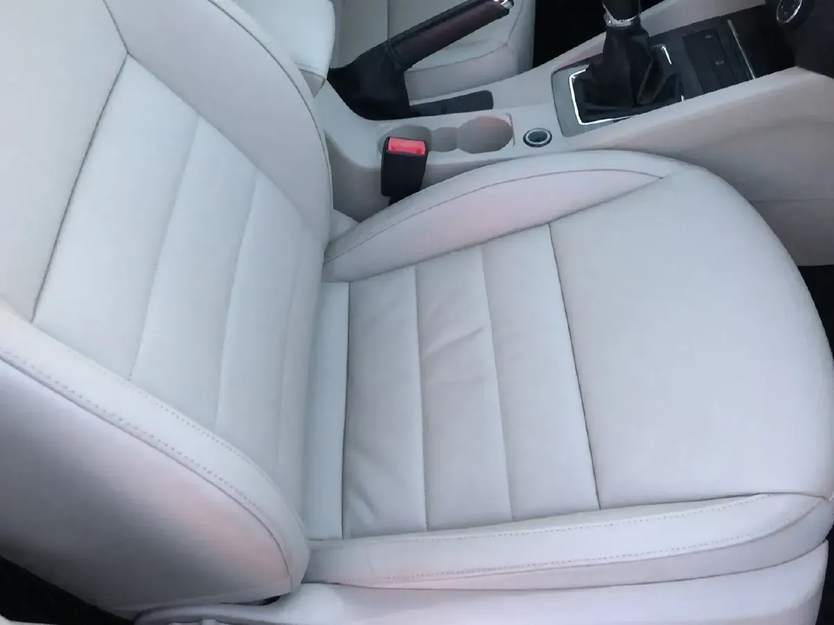 2015 Skoda Octavia 1.6L 110HP L4 5MT,autocango,china used car exporter,china ev exporter,chinese used car exporter,chinese used ev exporter