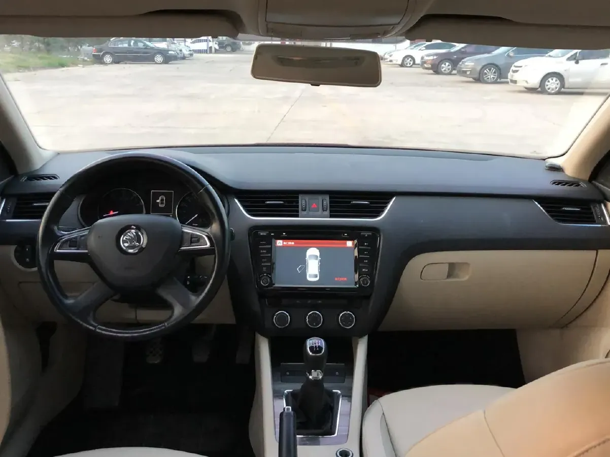 2015 Skoda Octavia 1.6L 110HP L4 5MT,autocango,china used car exporter,china ev exporter,chinese used car exporter,chinese used ev exporter