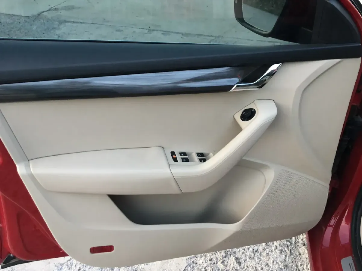 2015 Skoda Octavia 1.6L 110HP L4 5MT,autocango,china used car exporter,china ev exporter,chinese used car exporter,chinese used ev exporter