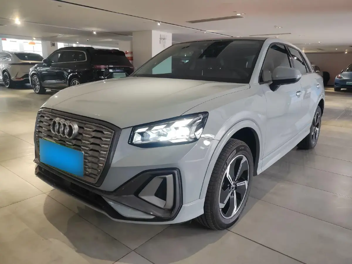 2022 Audi Q2L e-tron BEV 44.1KWH