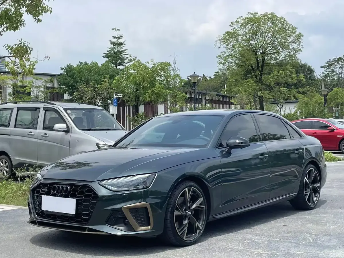 2024 Audi A4L 2.0T 190HP L4 7DCT