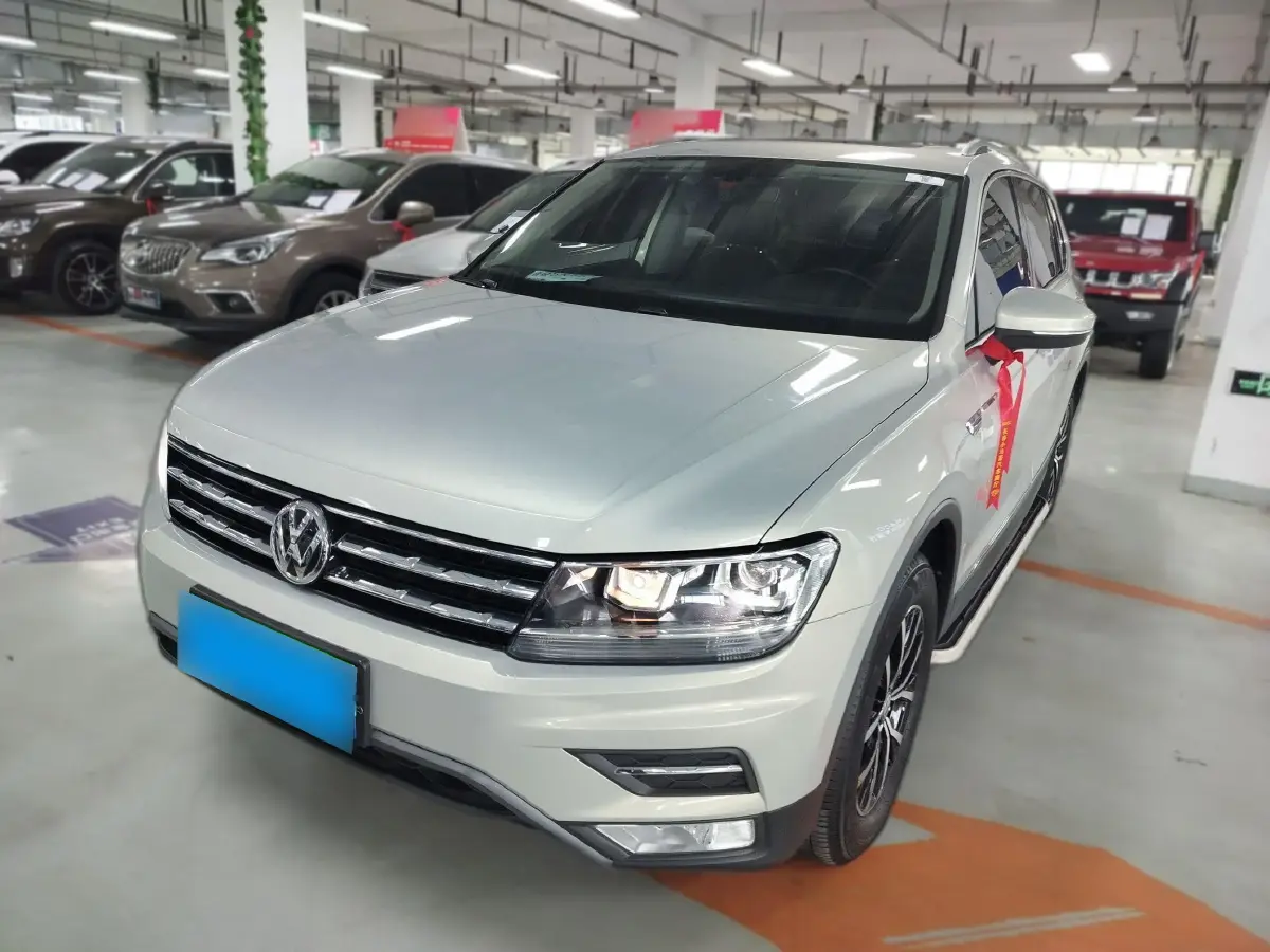2018 Volkswagen Tiguan L 2.0T 186HP L4 7DCT