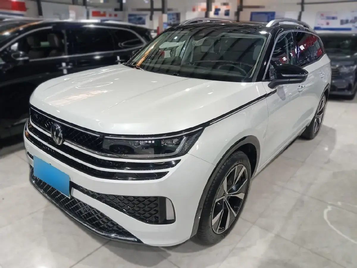 2023 Volkswagen Tavendor 2.0T 220HP L4 7DCT