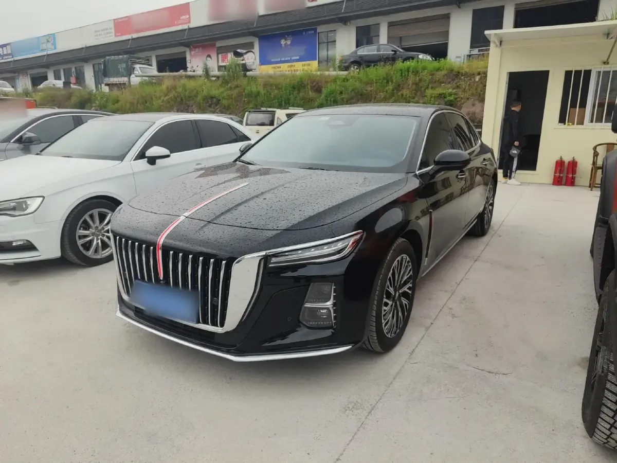 2025 HongQi H5 2.0T 224HP L4 8AT