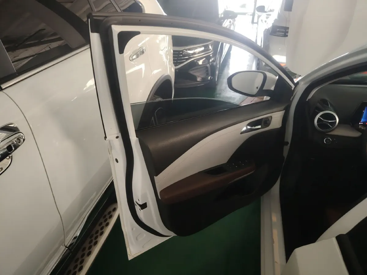 2023 Chevrolet Monza 1.5L 113HP L4 6DCT,autocango,china used car exporter,china ev exporter,chinese used car exporter,chinese used ev exporter