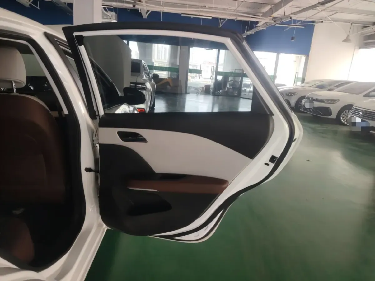 2023 Chevrolet Monza 1.5L 113HP L4 6DCT,autocango,china used car exporter,china ev exporter,chinese used car exporter,chinese used ev exporter