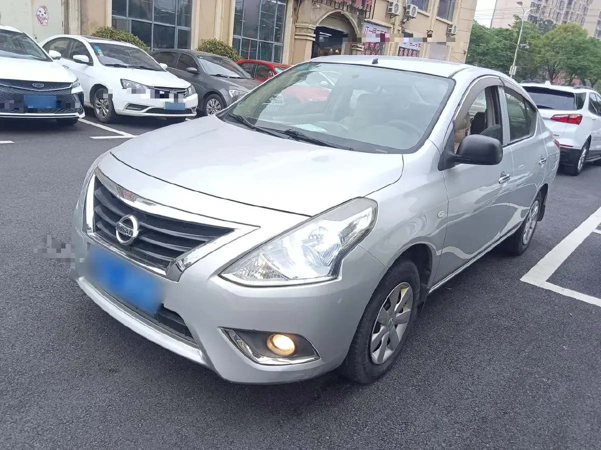 2015 Nissan Sunny 1.5L 112HP L4 CVT