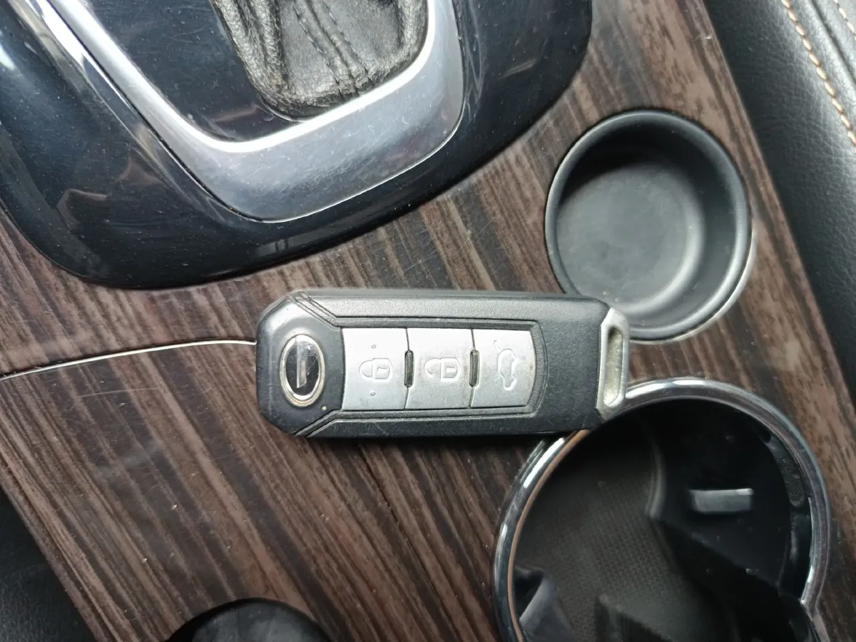 2015 GAC Trumpchi GS5 Super 1.8T 177HP L4 7DCT,autocango,china used car exporter,china ev exporter,chinese used car exporter,chinese used ev exporter