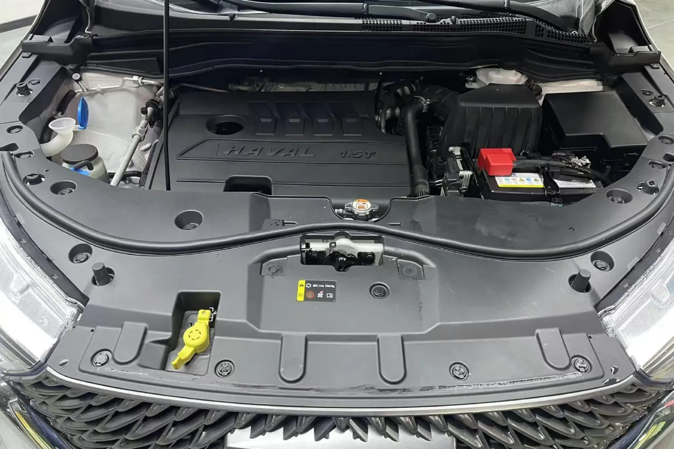 2021 Haval M6 1.5T 150HP L4 7DCT,autocango,china used car exporter,china ev exporter,chinese used car exporter,chinese used ev exporter