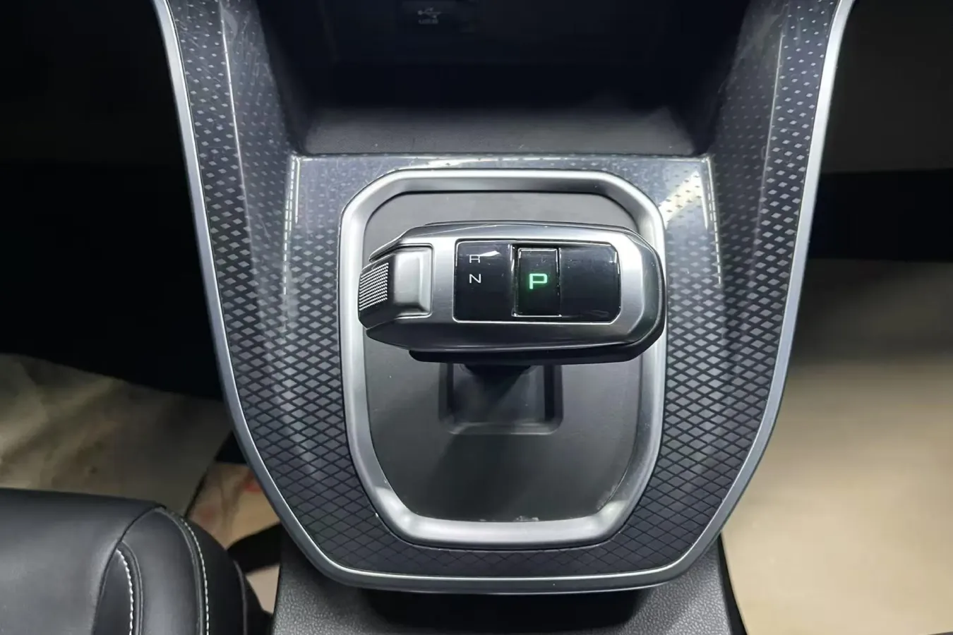 2021 Haval M6 1.5T 150HP L4 7DCT,autocango,china used car exporter,china ev exporter,chinese used car exporter,chinese used ev exporter