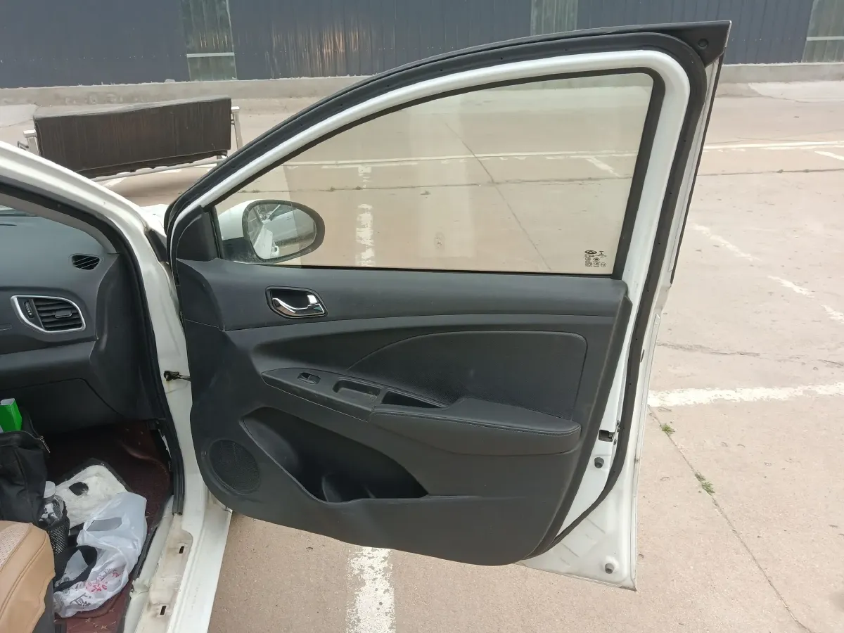 2015 Chery Arrizo 3 1.5L 109HP L4 5MT,autocango,china used car exporter,china ev exporter,chinese used car exporter,chinese used ev exporter