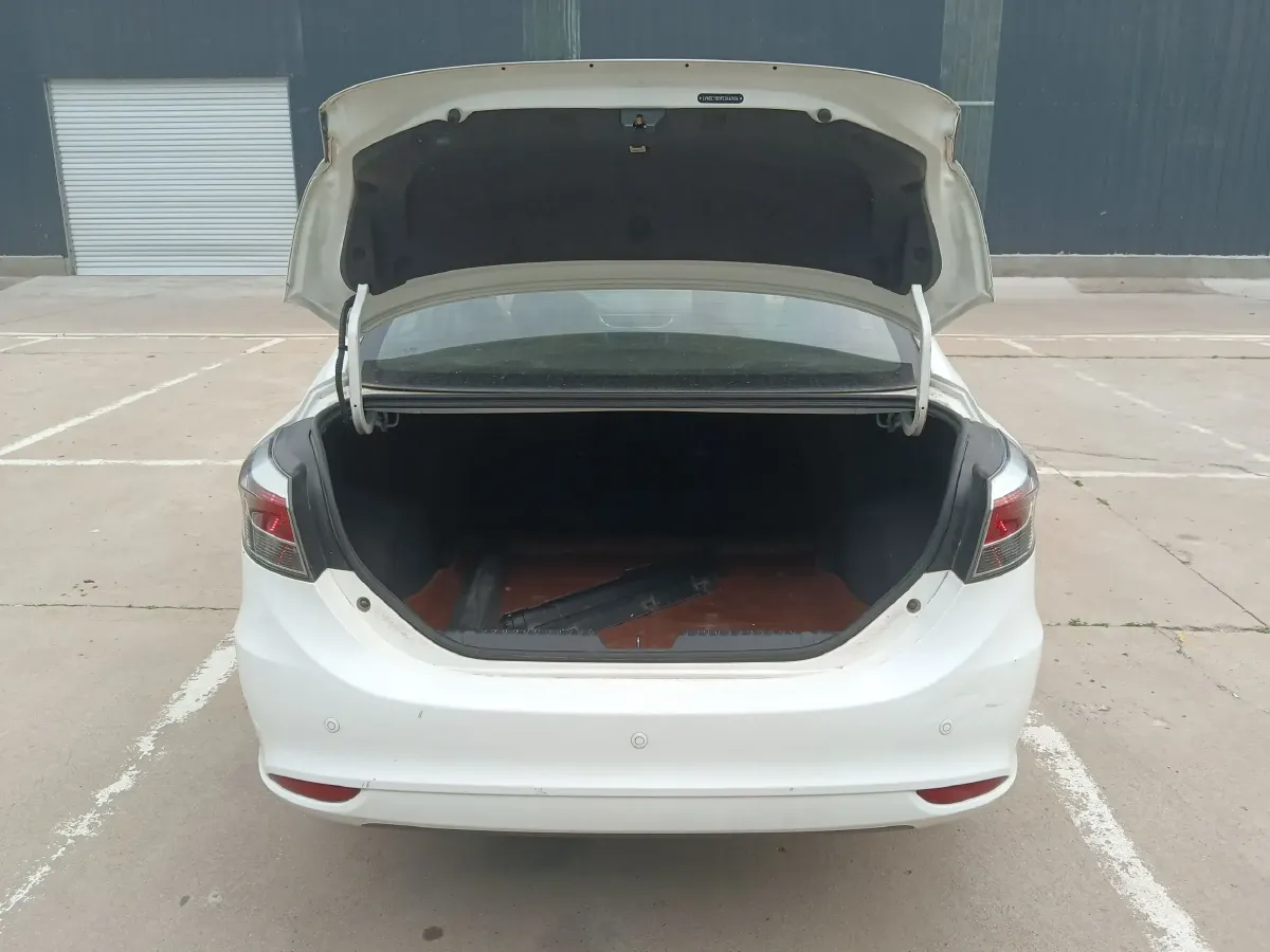 2015 Chery Arrizo 3 1.5L 109HP L4 5MT,autocango,china used car exporter,china ev exporter,chinese used car exporter,chinese used ev exporter