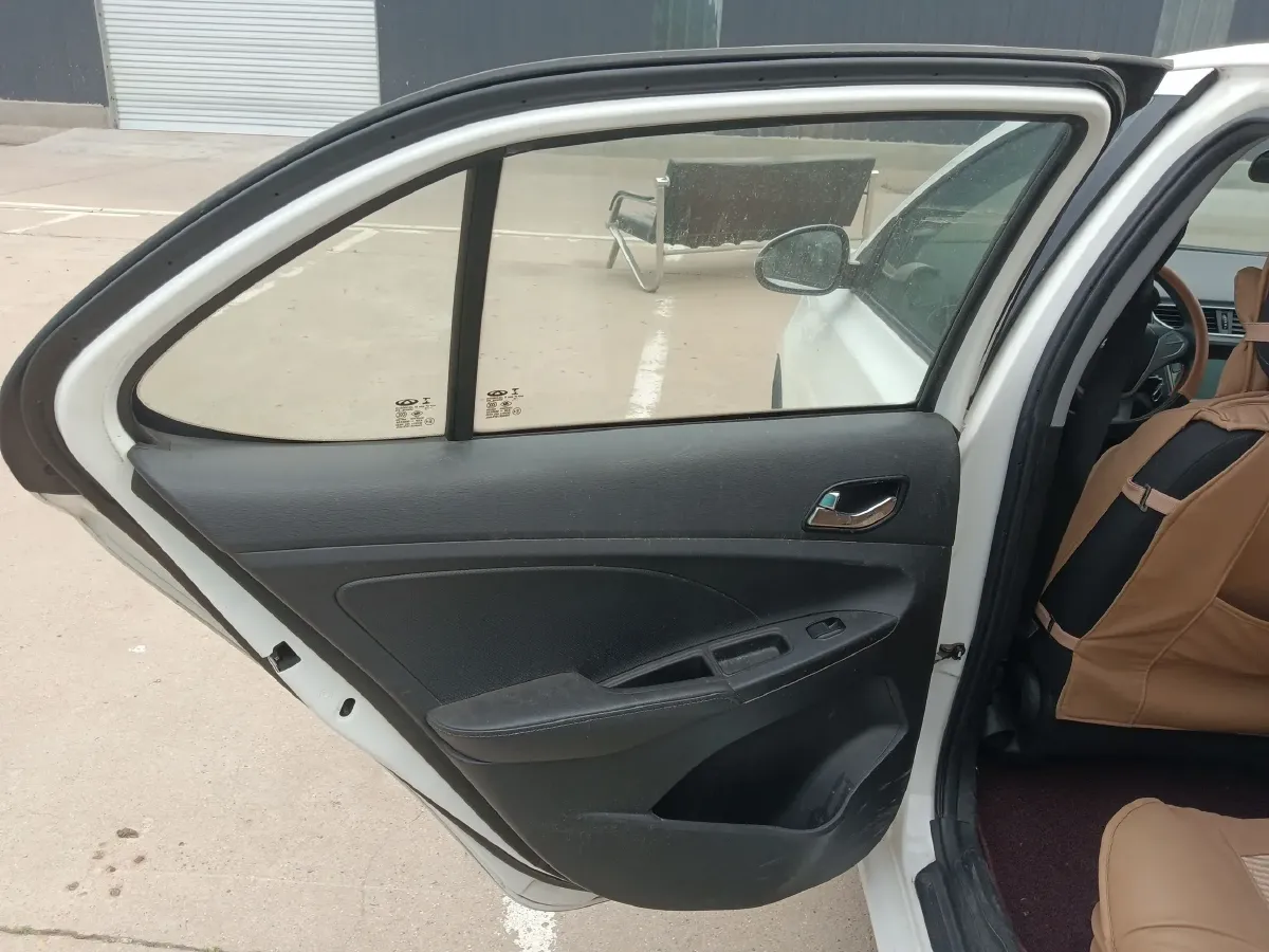 2015 Chery Arrizo 3 1.5L 109HP L4 5MT,autocango,china used car exporter,china ev exporter,chinese used car exporter,chinese used ev exporter