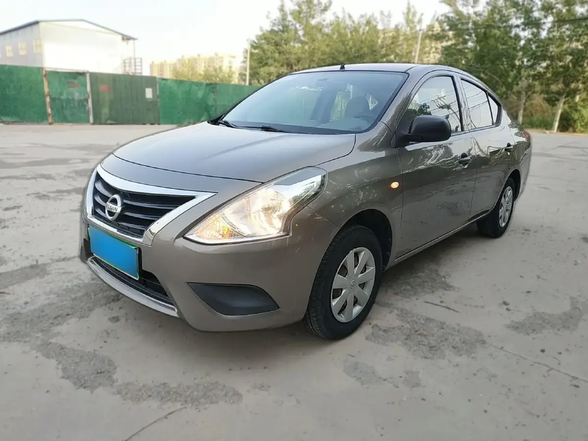 2015 Nissan Sunny 1.5L 112HP L4 5MT