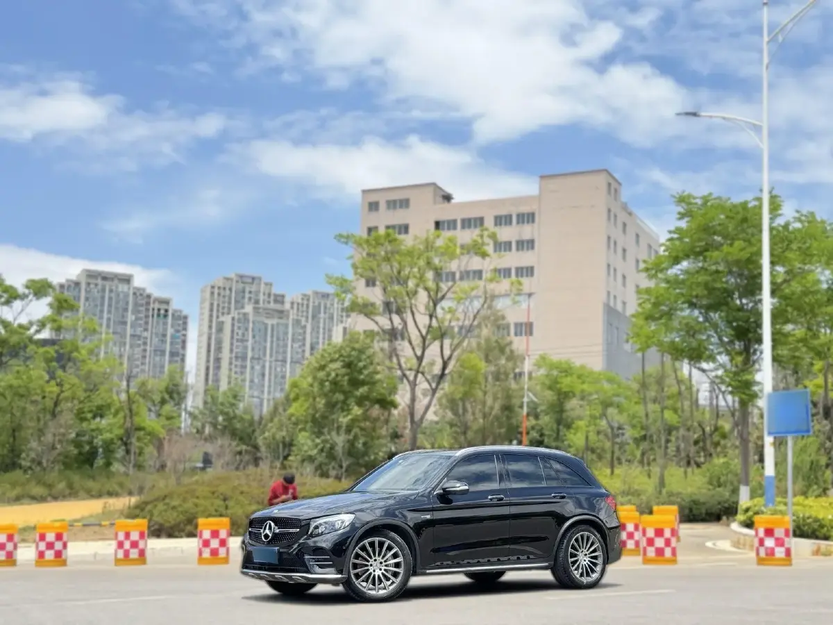 2017 Mercedes-Benz GLC AMG 3.0T 367HP V6 9AT
