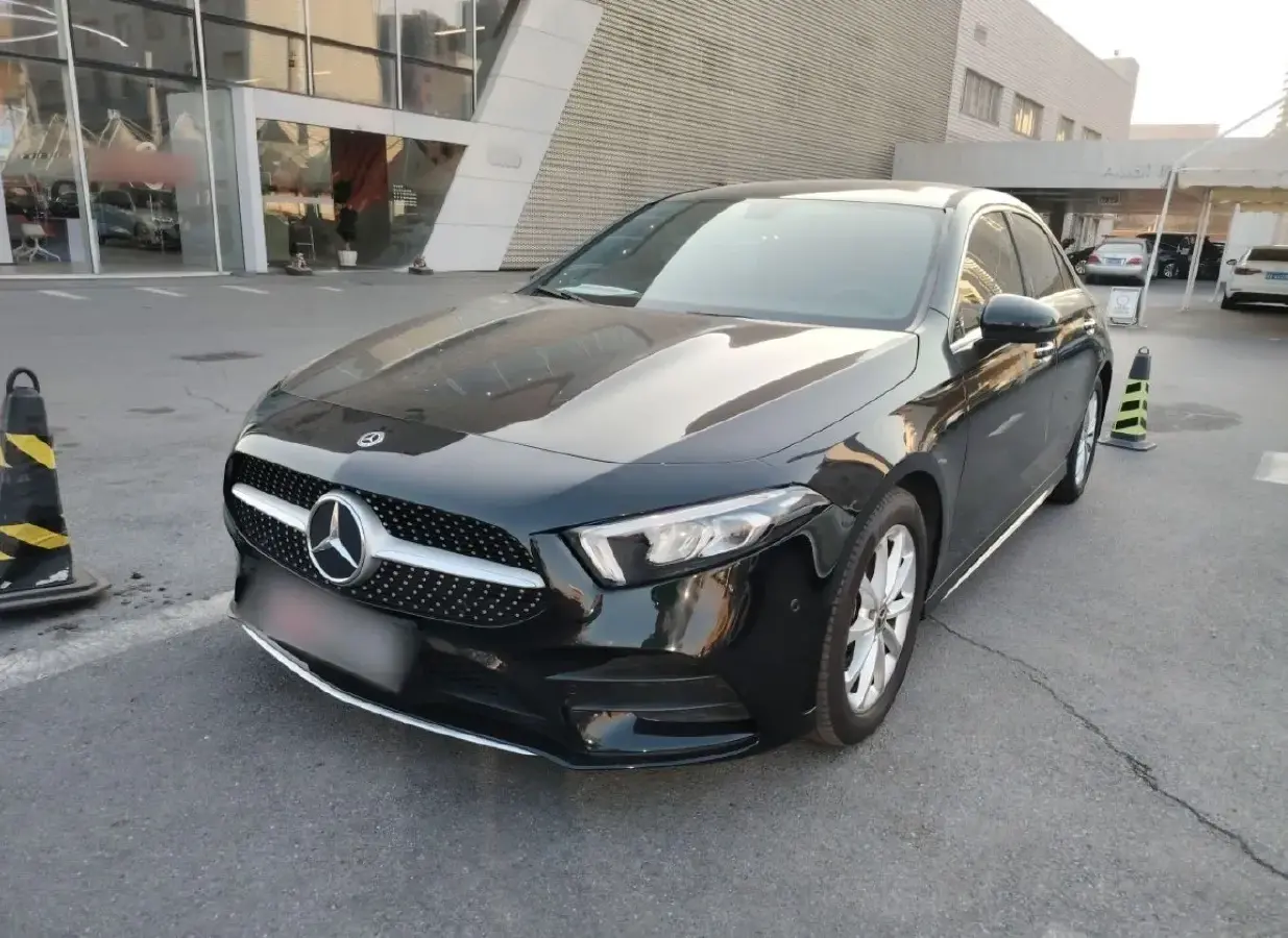 2020 Mercedes-Benz A Class 1.3T 163HP L4 7DCT