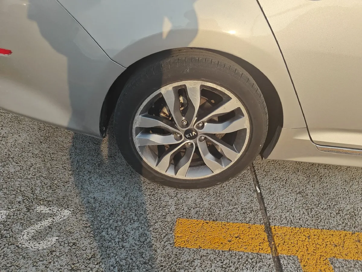 2015 Kia K5 2.0L 162HP L4 6AT,autocango,china used car exporter,china ev exporter,chinese used car exporter,chinese used ev exporter