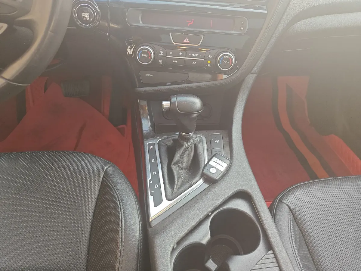 2015 Kia K5 2.0L 162HP L4 6AT,autocango,china used car exporter,china ev exporter,chinese used car exporter,chinese used ev exporter