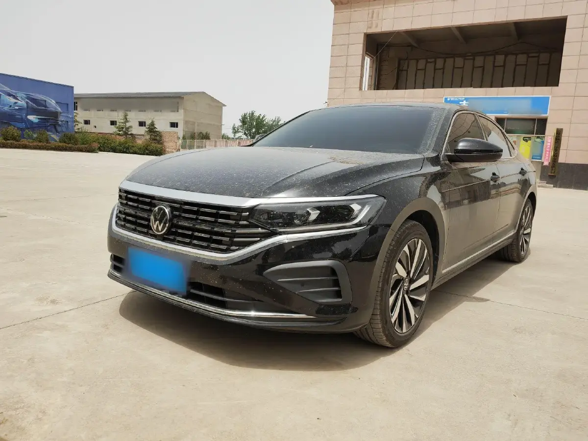 2025 Volkswagen Passat 2.0T 186HP L4 7DCT