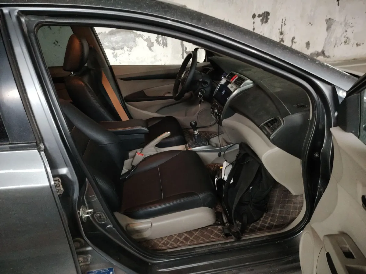 2012 Honda City Classic 1.5L 120HP L4 5MT,autocango,china used car exporter,china ev exporter,chinese used car exporter,chinese used ev exporter