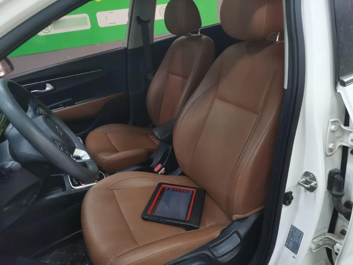 2017 Kia KX Cross 1.4L 100HP L4 6AT,autocango,china used car exporter,china ev exporter,chinese used car exporter,chinese used ev exporter