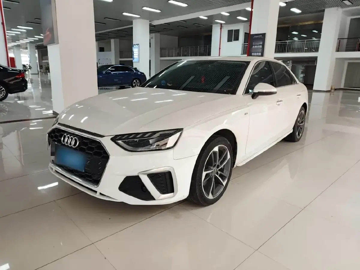 2022 Audi A4L 2.0T 190HP L4 7DCT