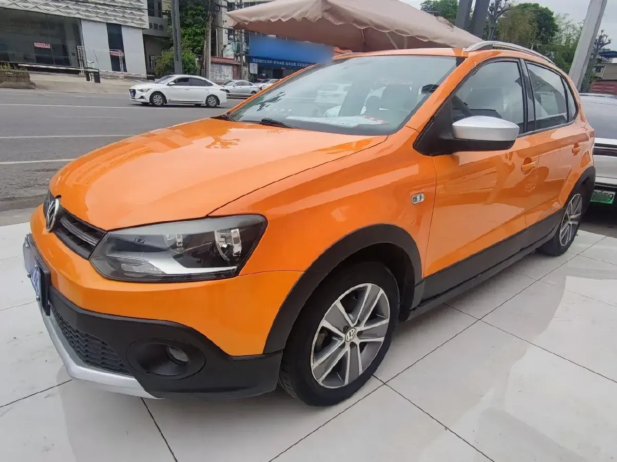 2012 Volkswagen Polo 1.6L 105HP L4 6AT