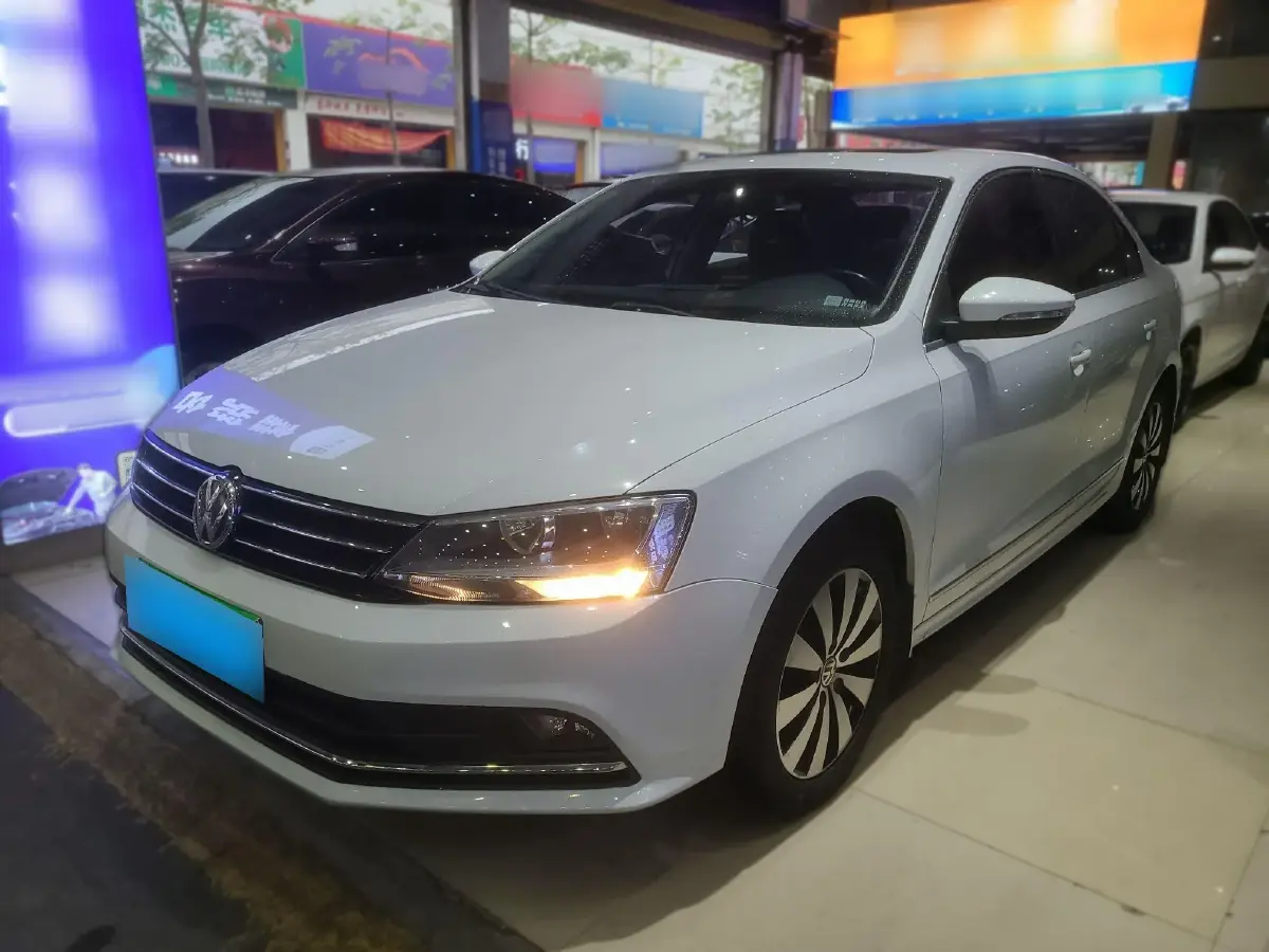 2018 Volkswagen Sagitar 1.6L 110HP L4 6AT
