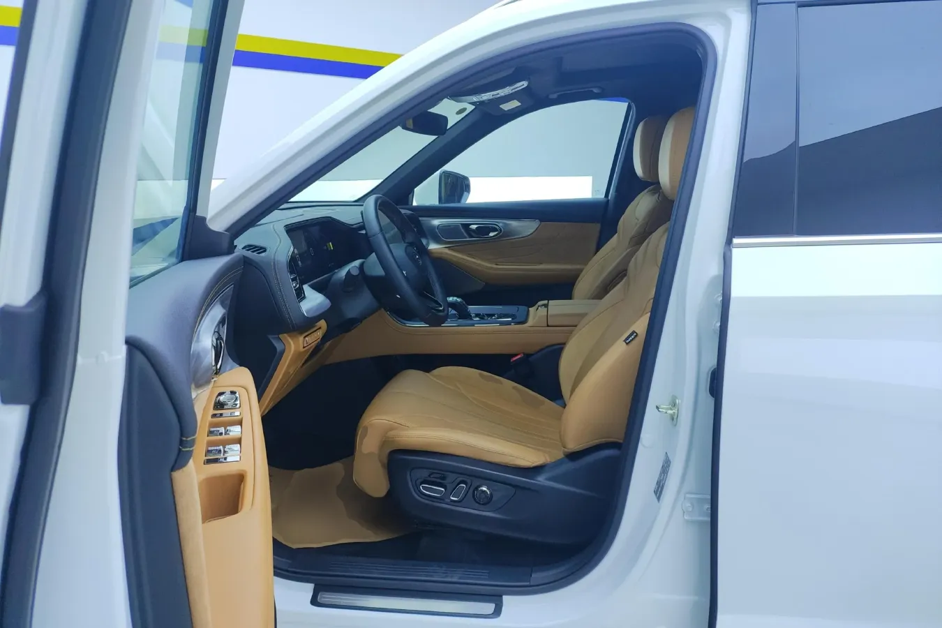 2024 GAC Trumpchi ES9 2.0T 190HP L4 2DHT PHEV 25.57KWH,autocango,china used car exporter,china ev exporter,chinese used car exporter,chinese used ev exporter