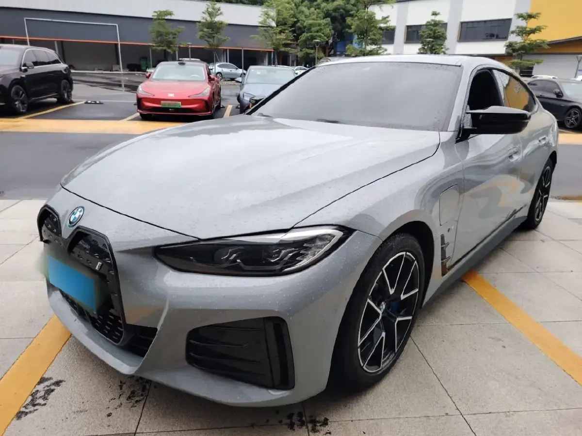2022 BMW i4 BEV 83.9KWH