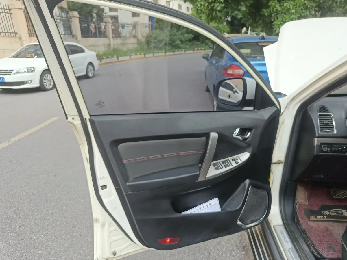 2014 Geely GX7 2.0L 141HP L4 6AT,autocango,china used car exporter,china ev exporter,chinese used car exporter,chinese used ev exporter