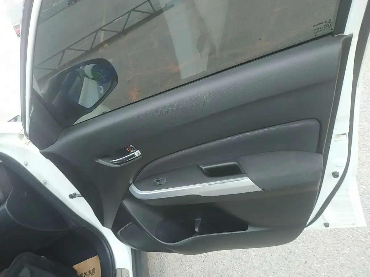 2016 Suzuki Vitara 1.6L 122HP L4 5MT,autocango,china used car exporter,china ev exporter,chinese used car exporter,chinese used ev exporter