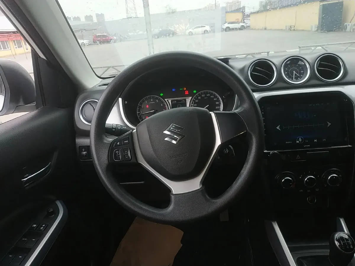 2016 Suzuki Vitara 1.6L 122HP L4 5MT,autocango,china used car exporter,china ev exporter,chinese used car exporter,chinese used ev exporter