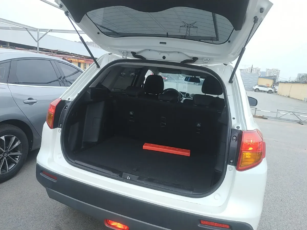 2016 Suzuki Vitara 1.6L 122HP L4 5MT,autocango,china used car exporter,china ev exporter,chinese used car exporter,chinese used ev exporter