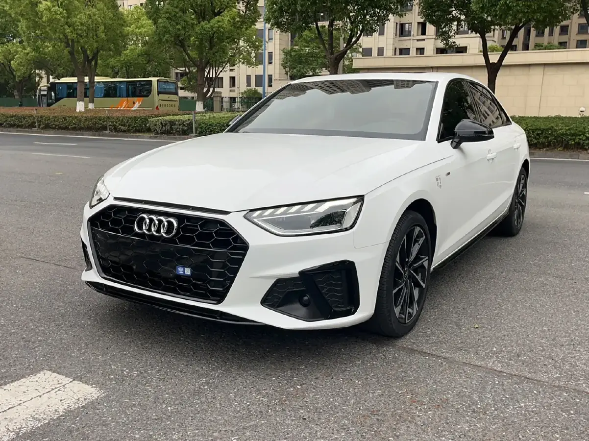 2023 Audi A4L 2.0T 190HP L4 7DCT