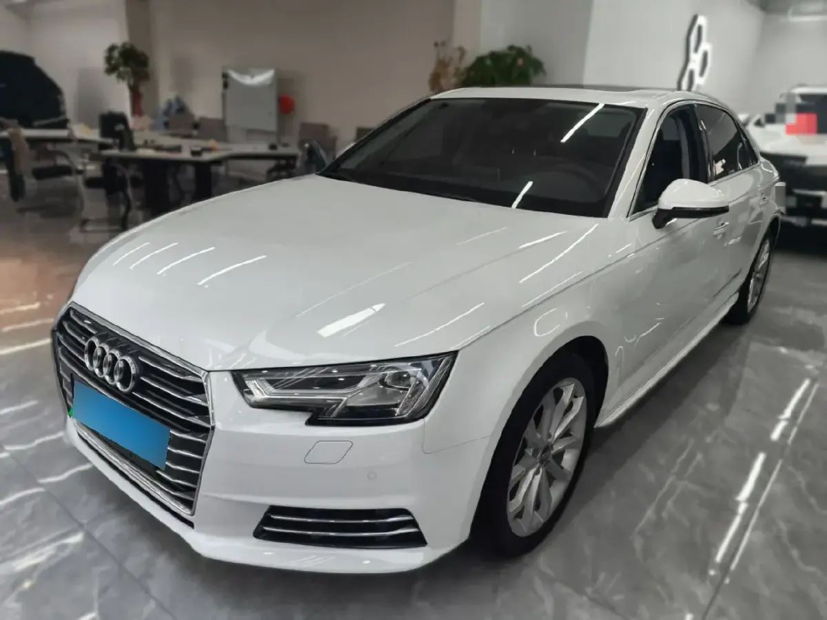 2017 Audi A4L 2.0T 190HP L4 7DCT
