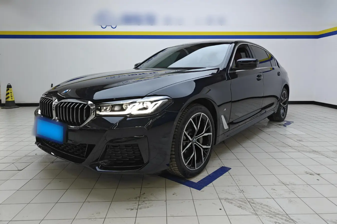 2023 BMW 5 Series 2.0T 245HP L4 8AT